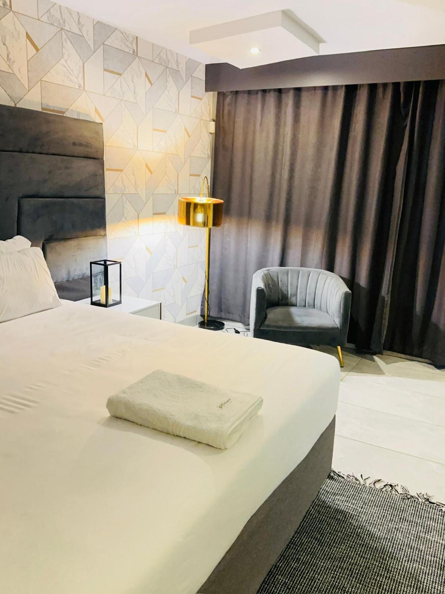 Signature Boutique Guesthouse Maun Ngoại thất bức ảnh