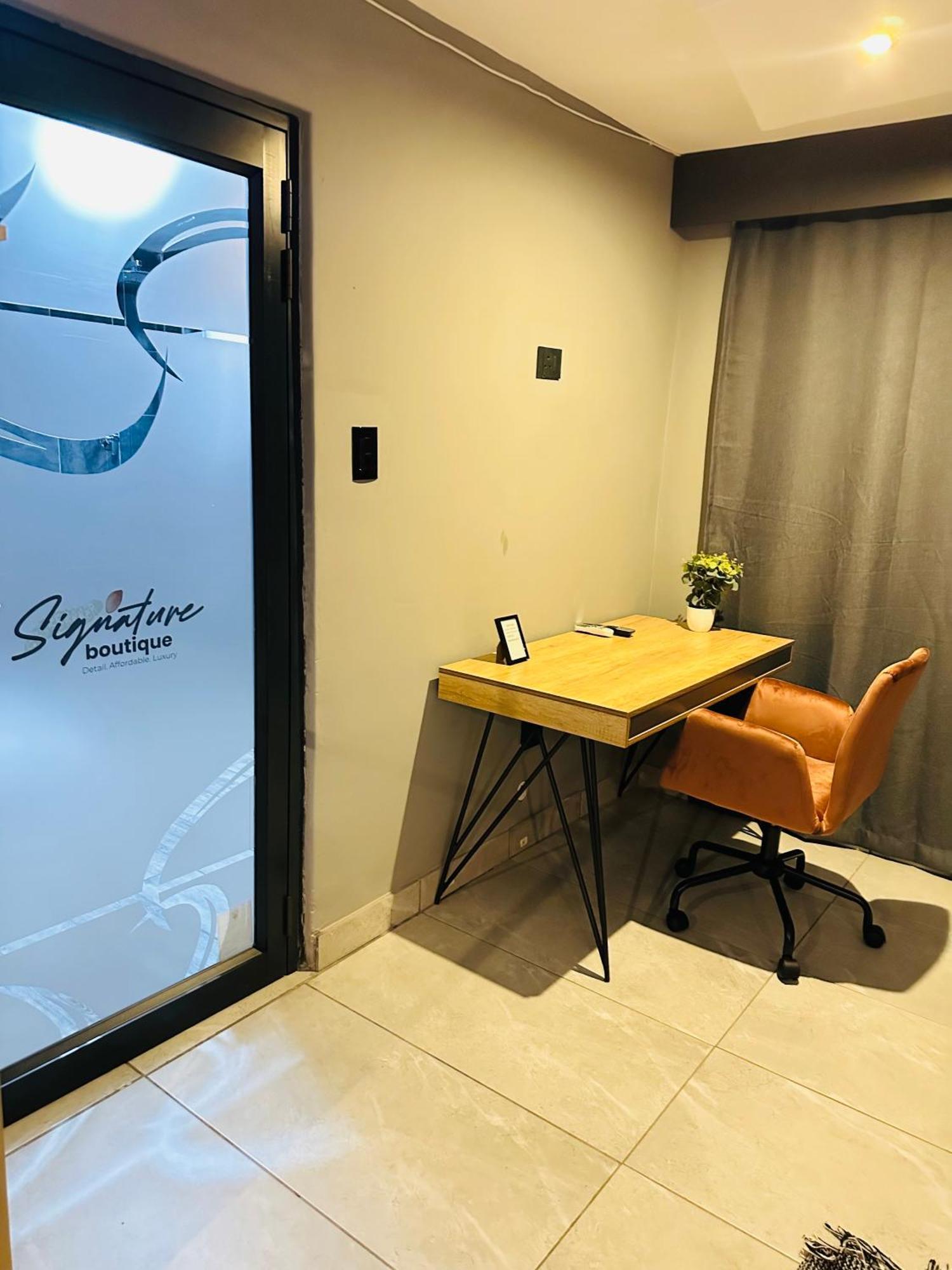 Signature Boutique Guesthouse Maun Ngoại thất bức ảnh